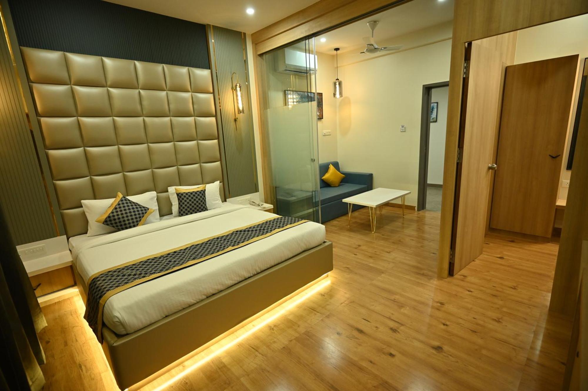 Hotel City Centre Lātūr Habitación foto
